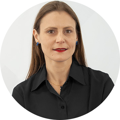 Profa. Esp. Renata Becher