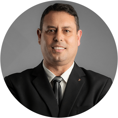 Prof. Me. Elionai Postiglione